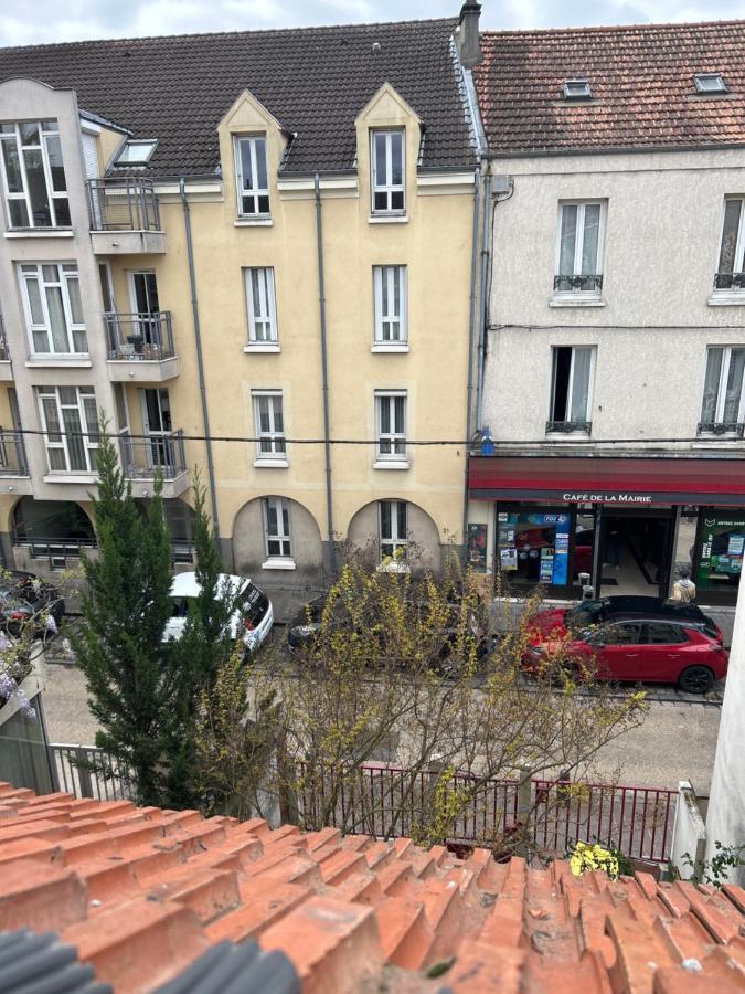 F3 Au Grenier D'Une Maison Massy  Extérieur photo